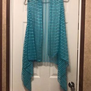 Sheer, lightweight vest👗